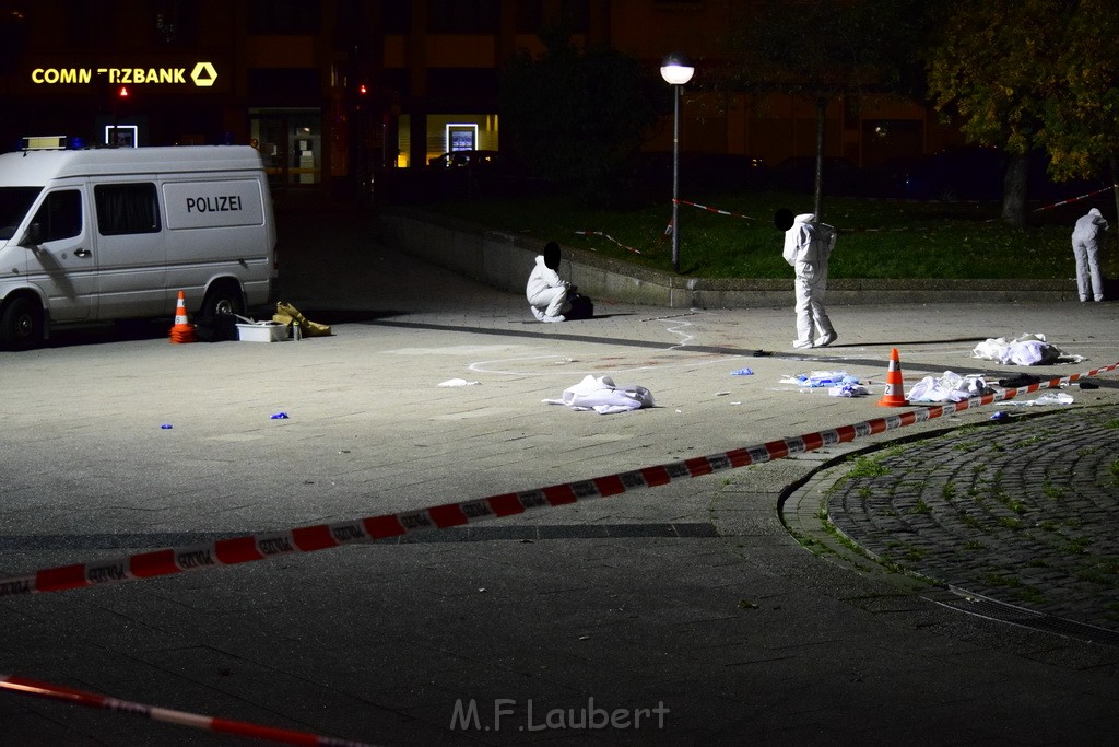 Einsatz BF Messerstecherei Koeln Neustadt Nord Eberplatz Platzmitte P137.JPG - Miklos Laubert